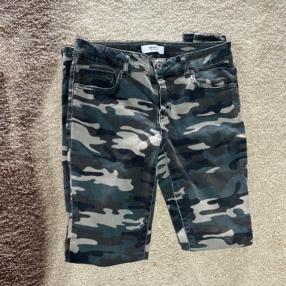 Women’s distressed jeans - Picture 3 of 3